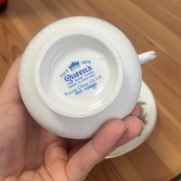 Vintage Queen's Tea and Saucer Set - Picture 8 of 8